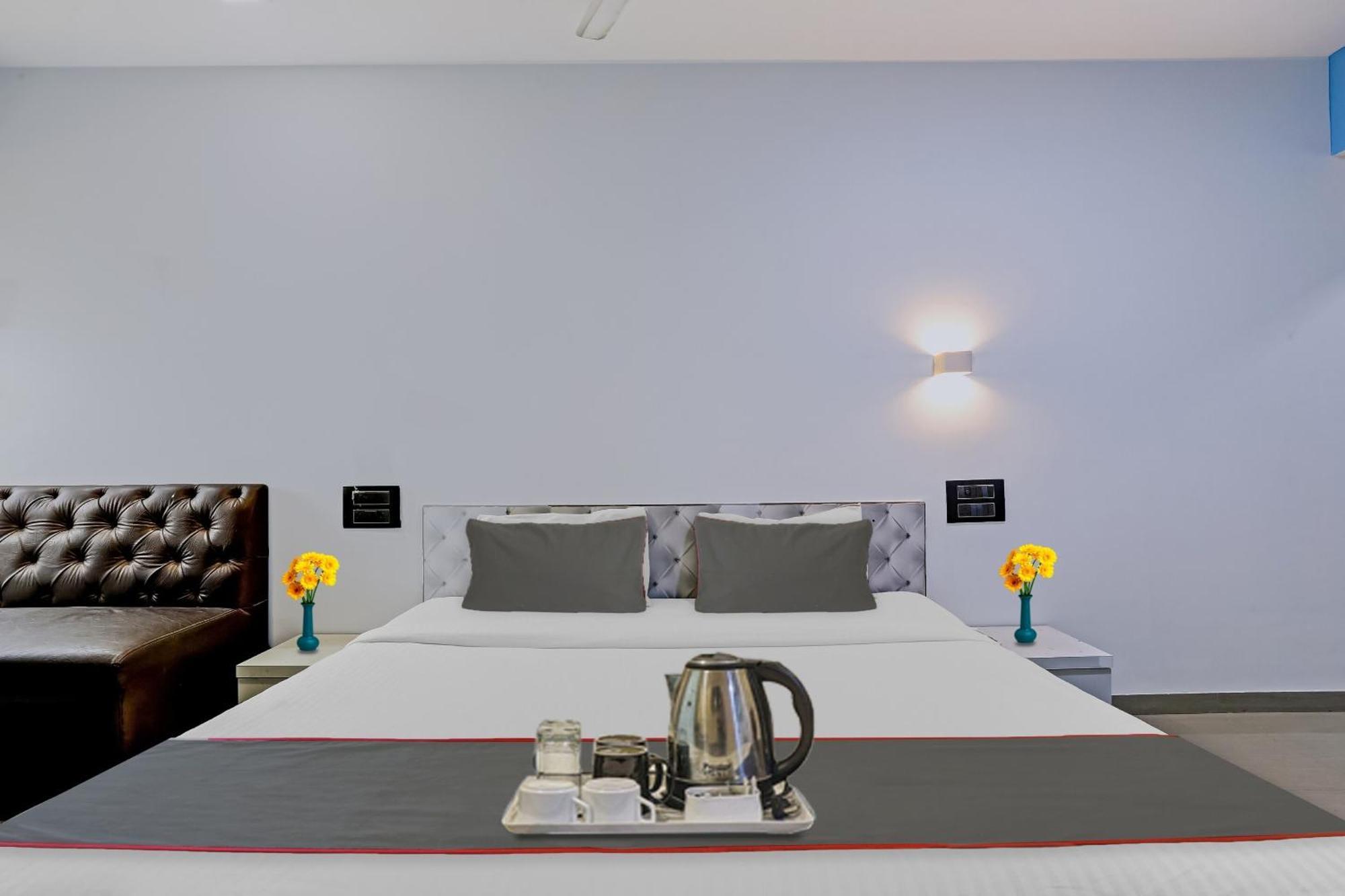 Oyo Salt House Hotel มุมไบ ภายนอก รูปภาพ