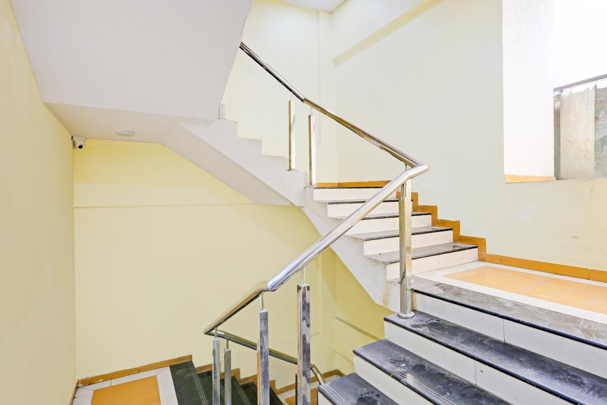 Oyo Salt House Hotel มุมไบ ภายนอก รูปภาพ